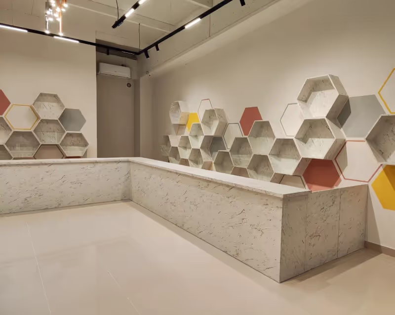 Mobilier comercial cu design personalizat