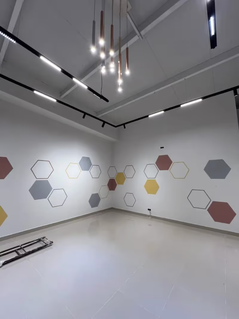 Mobilier comercial cu design personalizat