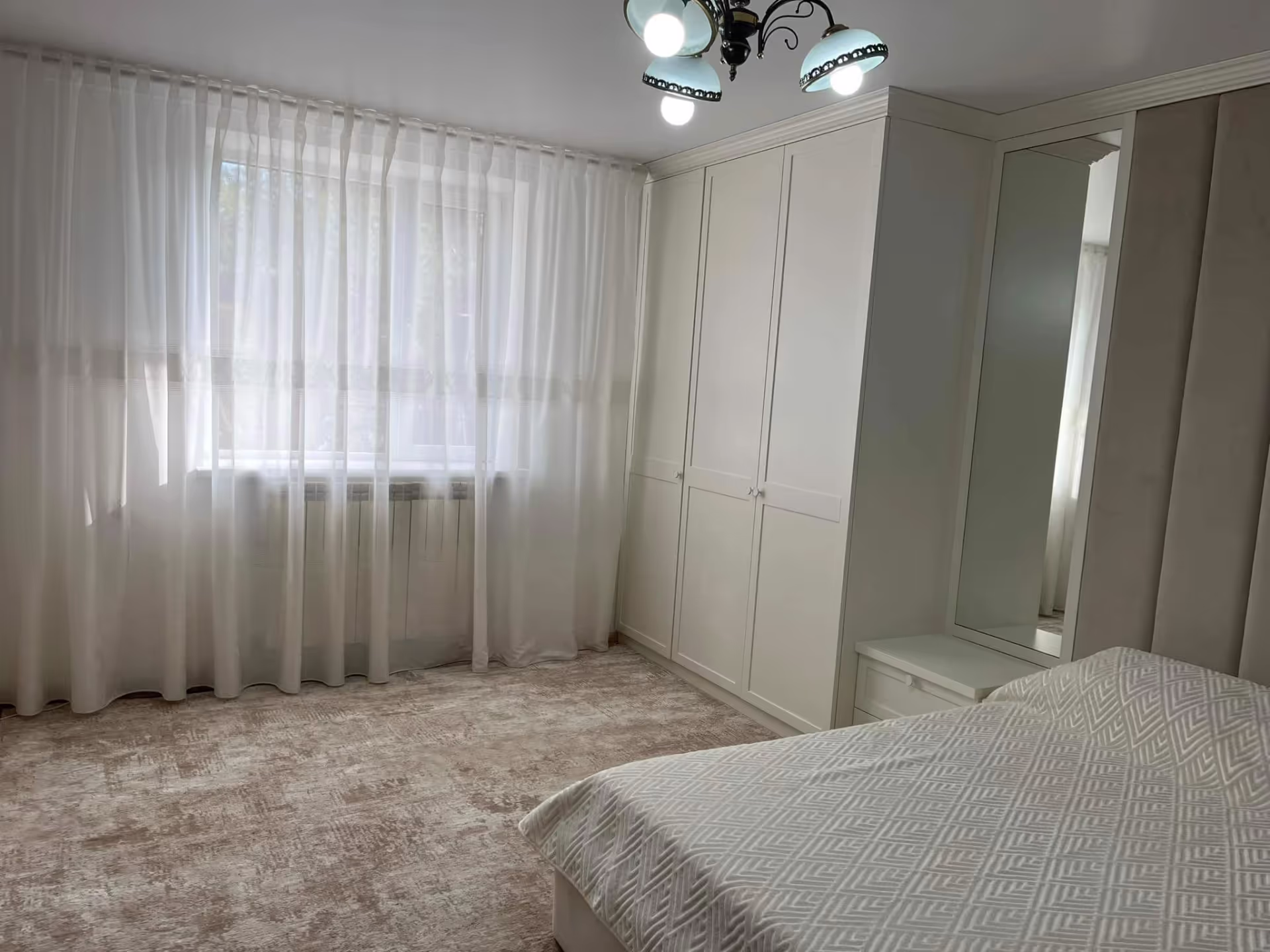 Dormitor MDF vopsit, Opaci .